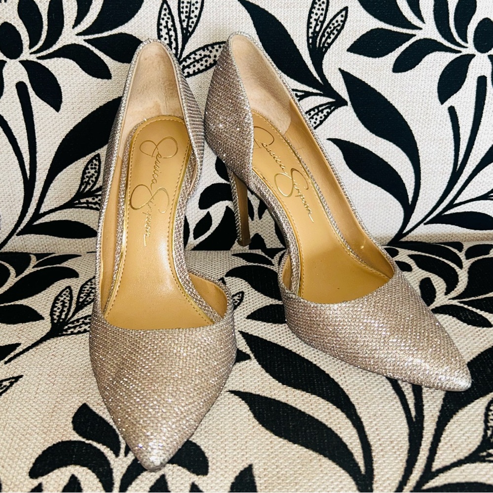 Jessica Simpson Sliver pointed toe heels Woman’s 6.5 Zapatos